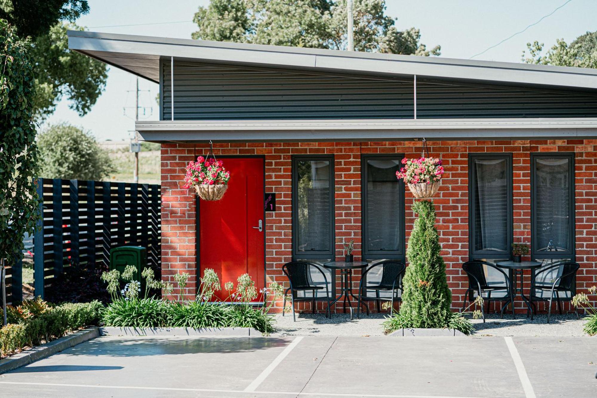 Daylesford Art Motel Superior Suites Exterior foto The exterior of the motel