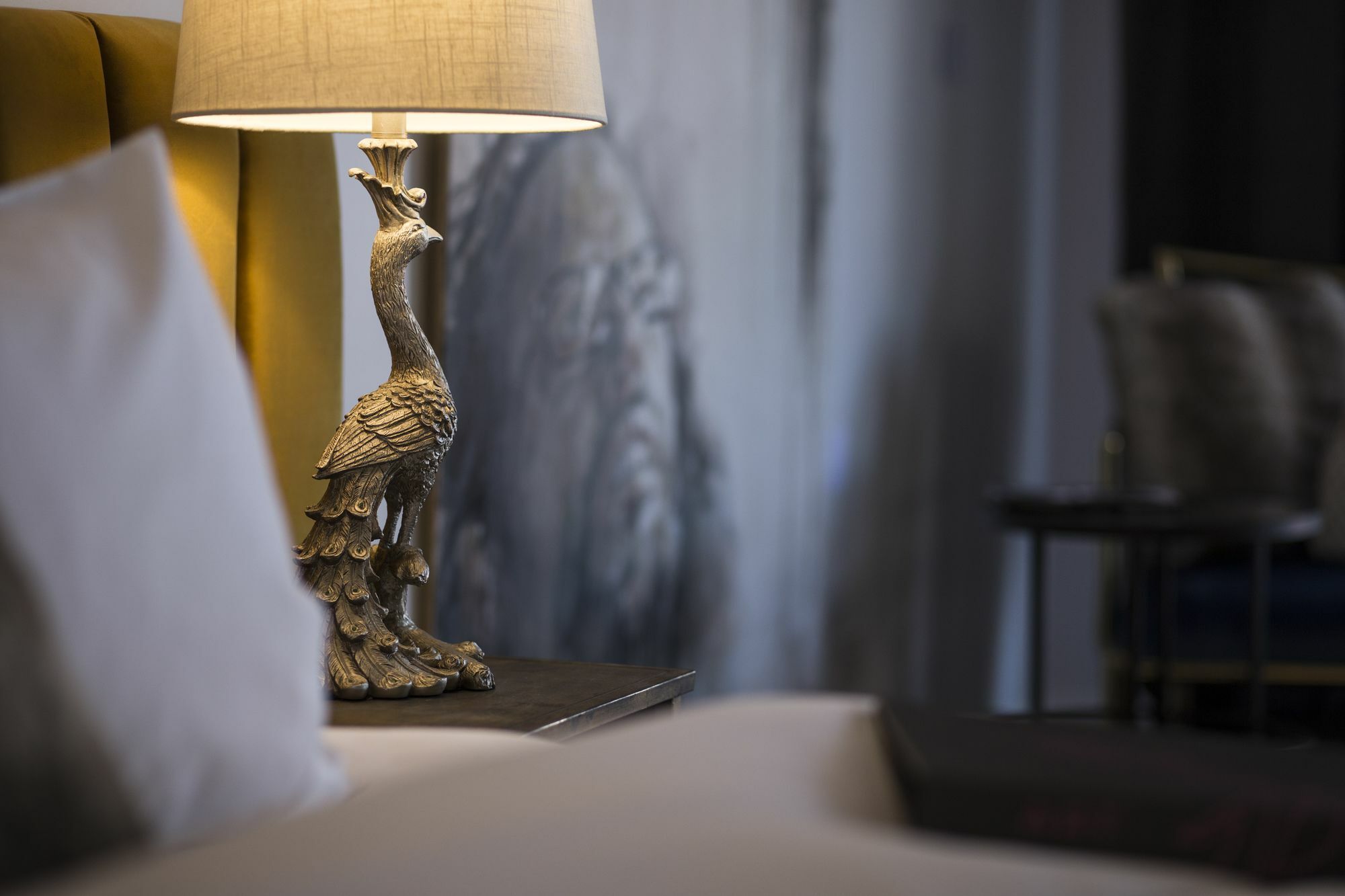 Daylesford Art Motel Superior Suites Exterior foto Peacock lamp