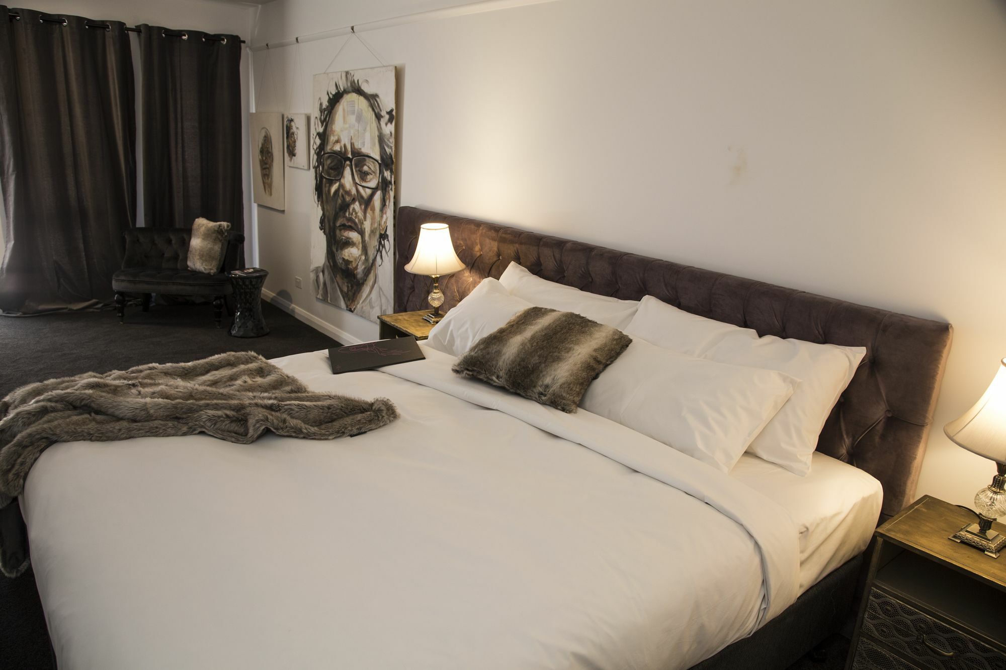 Daylesford Art Motel Superior Suites Exterior foto A bedroom at the hotel