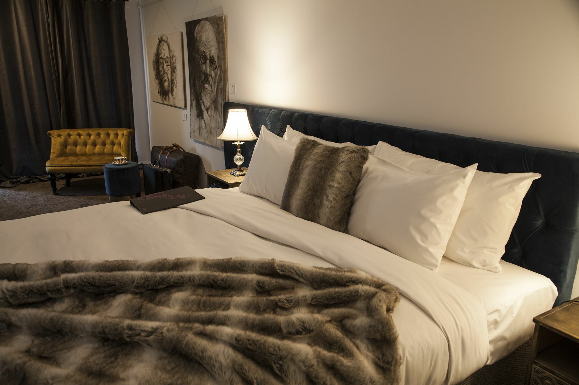 Daylesford Art Motel Superior Suites Exterior foto A mink throw