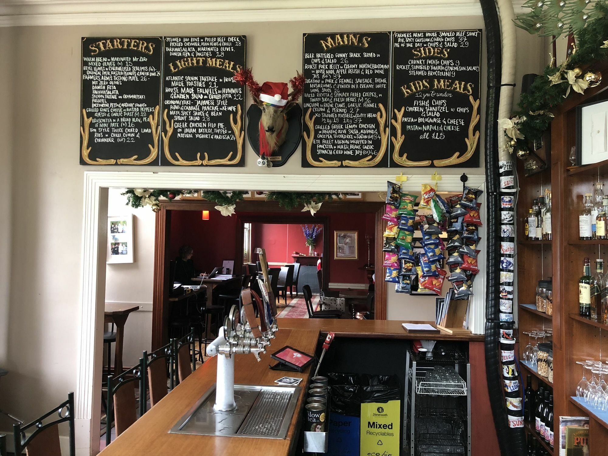 Daylesford Art Motel Superior Suites Exterior foto The bar at the Old Ship Hotel